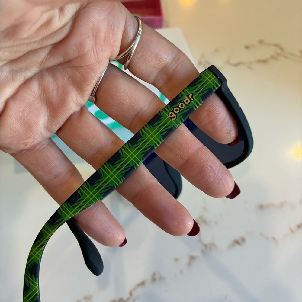 Goodr clash of the tartans sunglasses new inbox - Picture 2 of 3